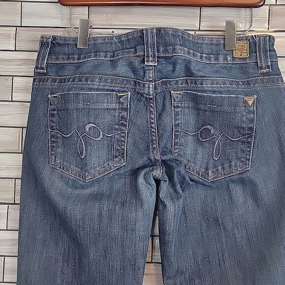 Guess blue denim bootcut jeans distressed Women's Size 29 (Measured 32) - Picture 10 of 16